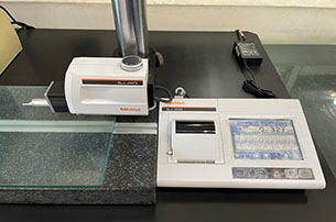 Surface roughness measuring instrument